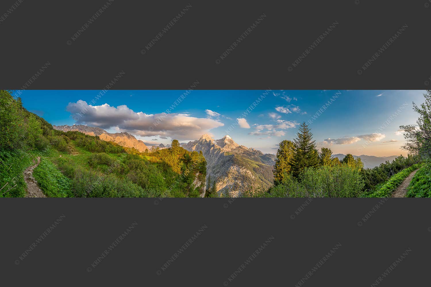 Kurz hinter dem Schachenschloss offenbart sich dieser einzigartige Ausblick ins Reintal - Über dem tiefen Tal 4:1  -- Schachen und Alpspitze - mehr Infos bei www.Kriner-Weiermann.de