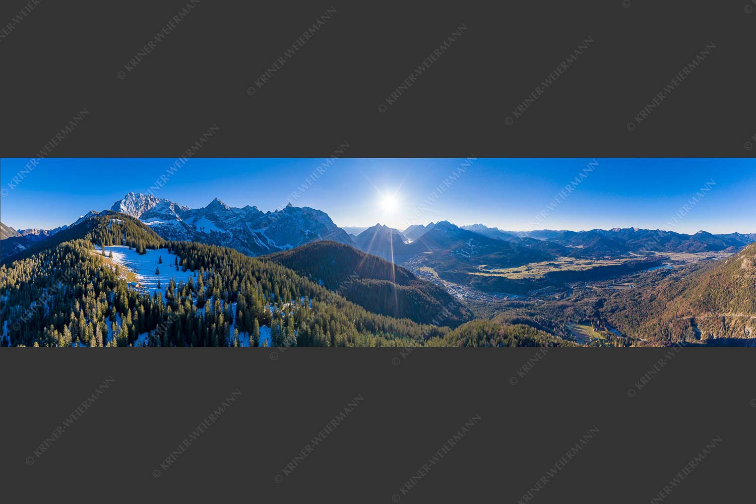 Blick über Rehbergalm ins Karwendel- und Wettersteingebirge - Übern Rehberg 4:1  -- Wörner Tiefkar und Karwendelkopf - mehr Infos bei www.Kriner-Weiermann.de