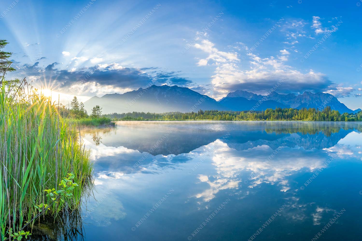 Sonnenaufgang am Barmsee mit Blick zum Karwendel und Wettersteingebirge - Utopia II 3:2  -- Sonnenaufgang am Barmsee - mehr Infos bei www.Kriner-Weiermann.de