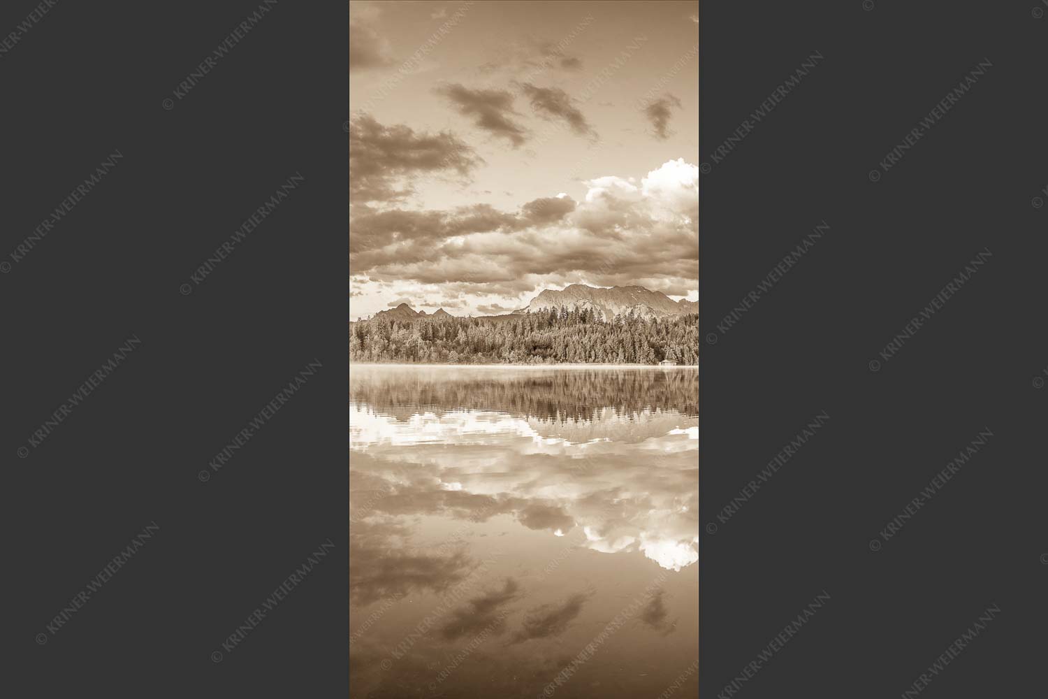 Sonnenaufgang am Barmsee mit Blick zum Karwendel und Wettersteingebirge - Utopia III 1:2 sepia -- Morgenstimmung am Barmsee - mehr Infos bei www.Kriner-Weiermann.de