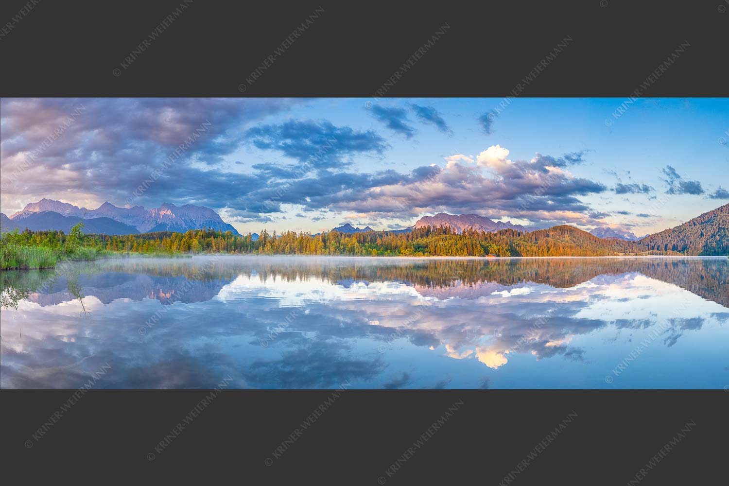 Sonnenaufgang am Barmsee mit Blick zum Karwendel und Wettersteingebirge - Utopia III 2,5:1  -- Morgenstimmung am Barmsee - mehr Infos bei www.Kriner-Weiermann.de