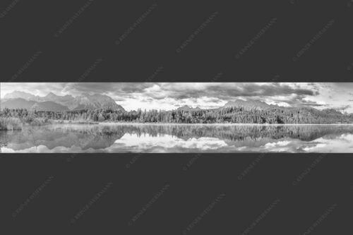 Sonnenaufgang am Barmsee mit Blick zum Karwendel- und Wettersteingebirge - Utopia IV 5:1 sw -- Barmsee Karwendel und Wetterstein - mehr Infos bei www.Kriner-Weiermann.de
