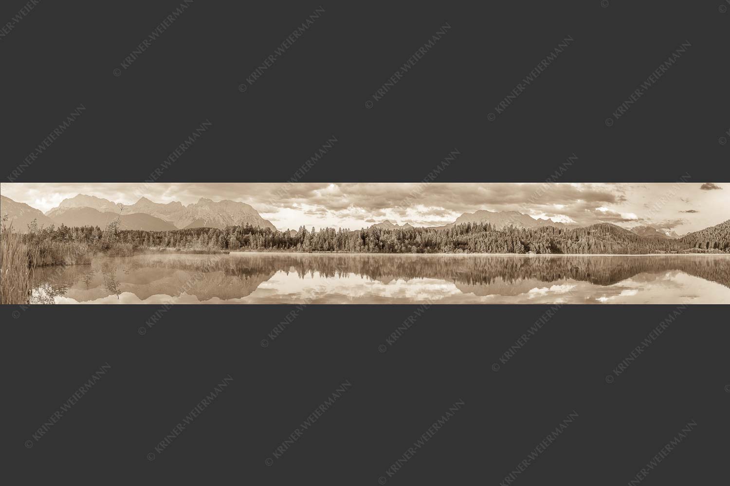 Sonnenaufgang am Barmsee mit Blick zum Karwendel- und Wettersteingebirge - Utopia IV 6:1 sepia -- Barmsee Karwendel und Wetterstein - mehr Infos bei www.Kriner-Weiermann.de