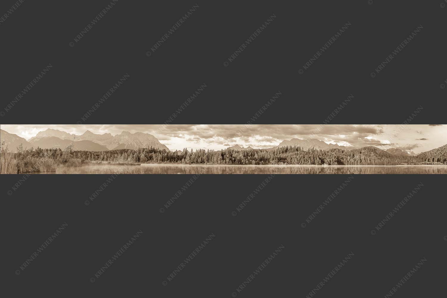 Sonnenaufgang am Barmsee mit Blick zum Karwendel- und Wettersteingebirge - Utopia IV 9:1 sepia -- Barmsee Karwendel und Wetterstein - mehr Infos bei www.Kriner-Weiermann.de