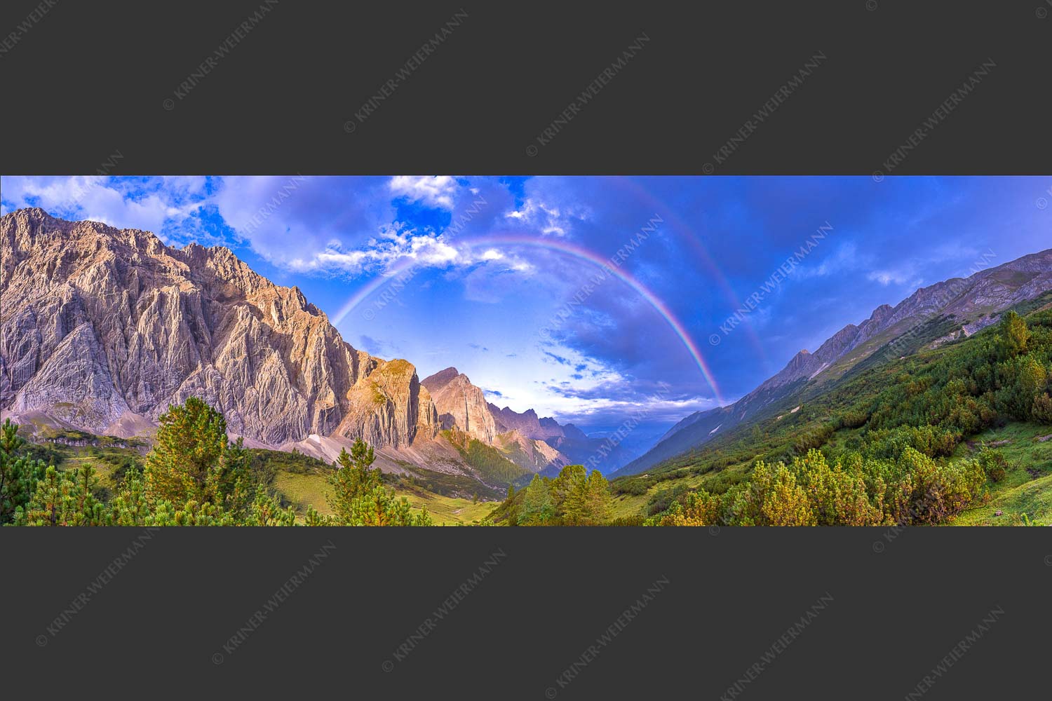 Regenbogen über dem Lafatscher und dem Halleranger im Karwendelgebirge - Verzaubert 3:1  -- Regenbogen Halleranger im Karwendelgebirge - mehr Infos bei www.Kriner-Weiermann.de