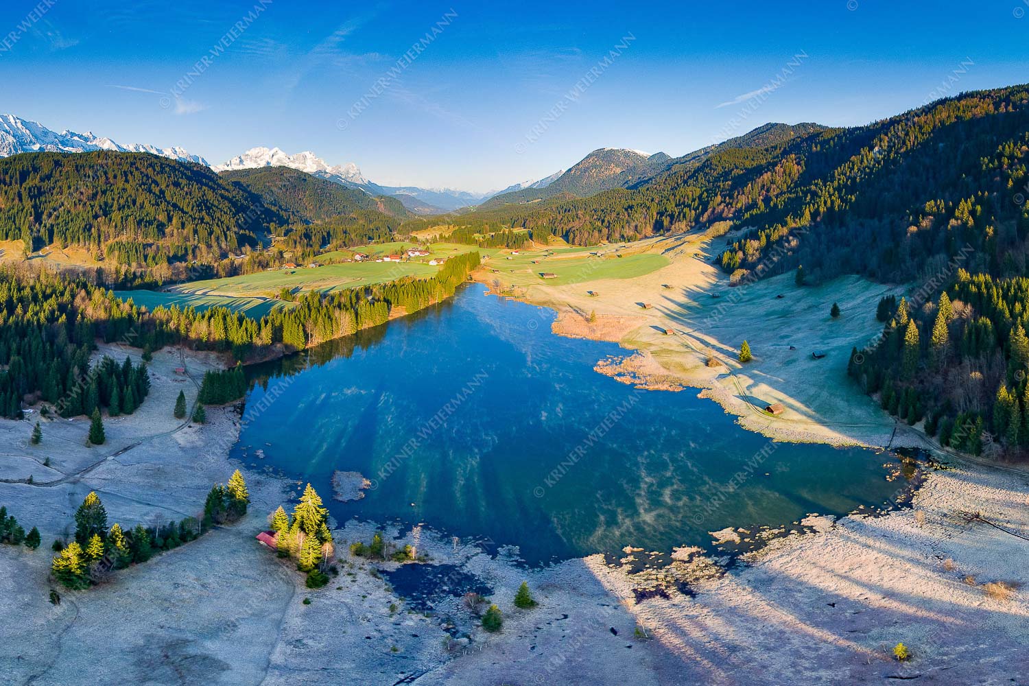 Blick übern Geroldsee zum Wank und Wettersteingebirge - Wagenbrüch 3:2  -- Geroldsee - mehr Infos bei www.Kriner-Weiermann.de