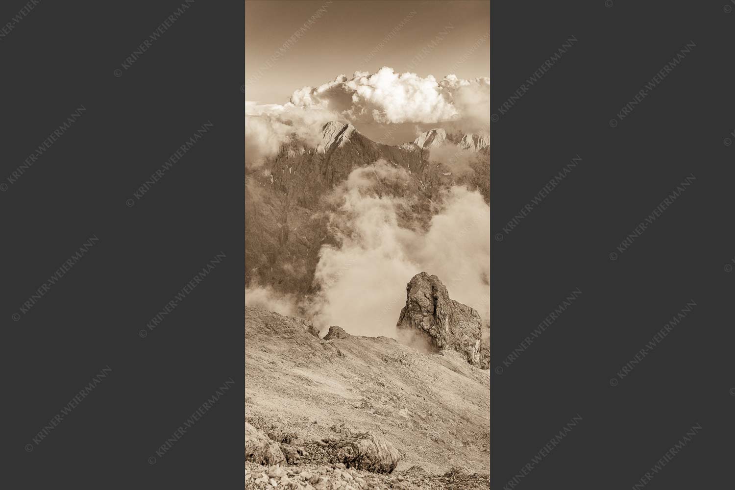 Blick vom Jubiläumsgrat zum Hochwanner im Wettersteingebirge - Wanner 1:2 sepia -- Hochwanner im Wetterstein - mehr Infos bei www.Kriner-Weiermann.de