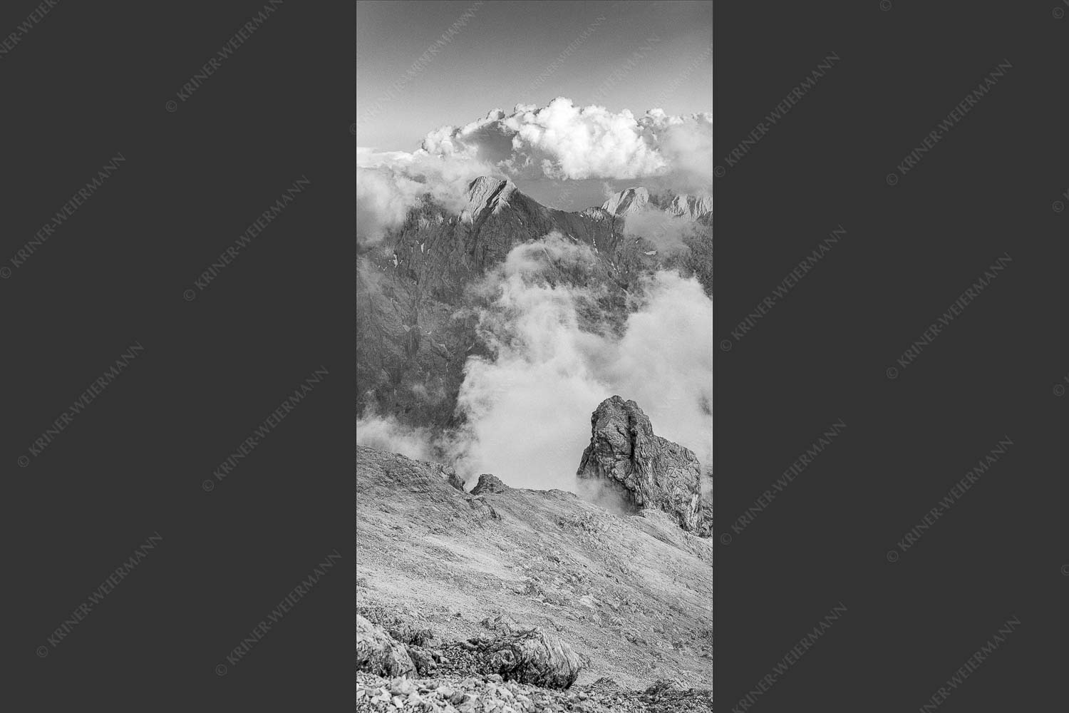 Blick vom Jubiläumsgrat zum Hochwanner im Wettersteingebirge - Wanner 1:2 sw -- Hochwanner im Wetterstein - mehr Infos bei www.Kriner-Weiermann.de
