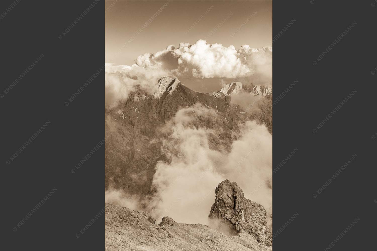 Blick vom Jubiläumsgrat zum Hochwanner im Wettersteingebirge - Wanner 2:3 sepia -- Hochwanner im Wetterstein - mehr Infos bei www.Kriner-Weiermann.de