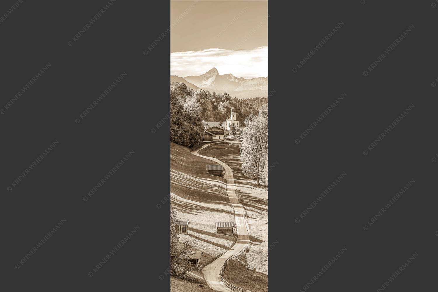 Blick über Straße nach Wamberg mit Kirche St. Anna und zum Daniel im Hintergrund - Weg zur Andacht 1:3 sepia -- Wamberg mit Kirche - mehr Infos bei www.Kriner-Weiermann.de