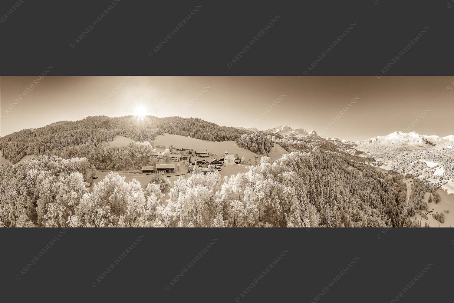 Blick über die Ortschaft Wamberg zum Zugspitzmassiv im Wetterstein - Winterliches Wamberg 3:1 sepia -- Wetterstein und Zugspitzmassiv - mehr Infos bei www.Kriner-Weiermann.de