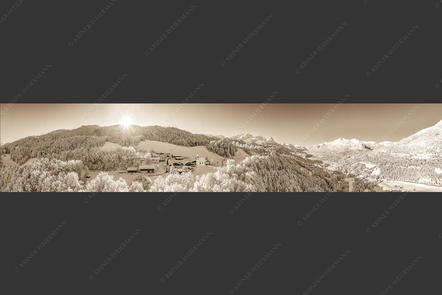 Blick über die Ortschaft Wamberg zum Zugspitzmassiv im Wetterstein - Winterliches Wamberg 5:1 sepia -- Wetterstein und Zugspitzmassiv - mehr Infos bei www.Kriner-Weiermann.de