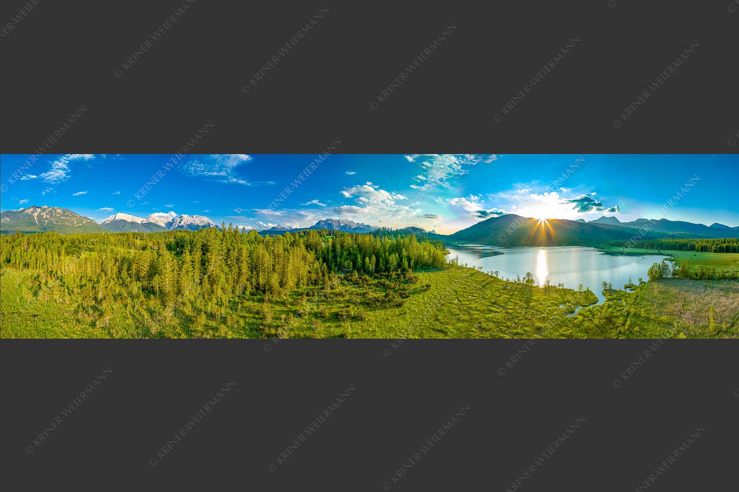 Blick über den Barmsee zum Sonnenuntergang am Estergebirge - Wunderbare Landschaften 4:1  -- Barmsee - mehr Infos bei www.Kriner-Weiermann.de