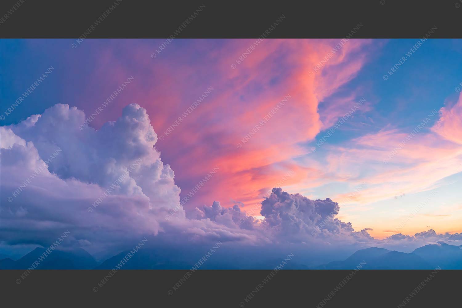 Vorbeiziehende Gewitterstimmung im Karwendel- und Wettersteingebirge - Zieht vorbei 2:1  -- Gewitter und Wolkenstimmung - mehr Infos bei www.Kriner-Weiermann.de