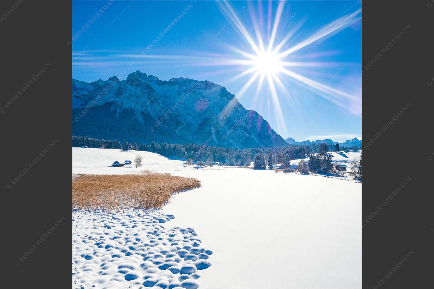Blick über den Schmalensee zum Karwendelgebirge - Zuckerguss 1:1  -- Winter und Schnee am Schmalensee mit Karwendel - mehr Infos bei www.Kriner-Weiermann.de