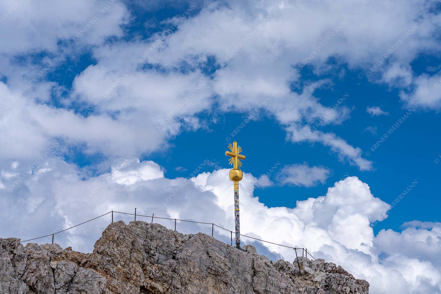 Gipfelkreuz der Zugspitze - Zugspitzgipfel 3:2  -- Höchster Berg Deutschlands - mehr Infos bei www.Kriner-Weiermann.de