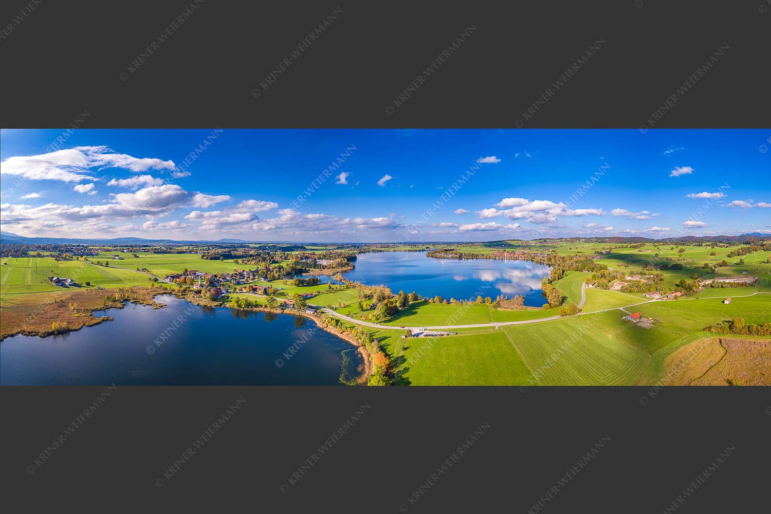 Blick über den Froschhauser- und Riegsee mit den gleichnamigen Orten - Zwei Voralpenseen 3:1  -- Froschhausersee und Riegsee - mehr Infos bei www.Kriner-Weiermann.de