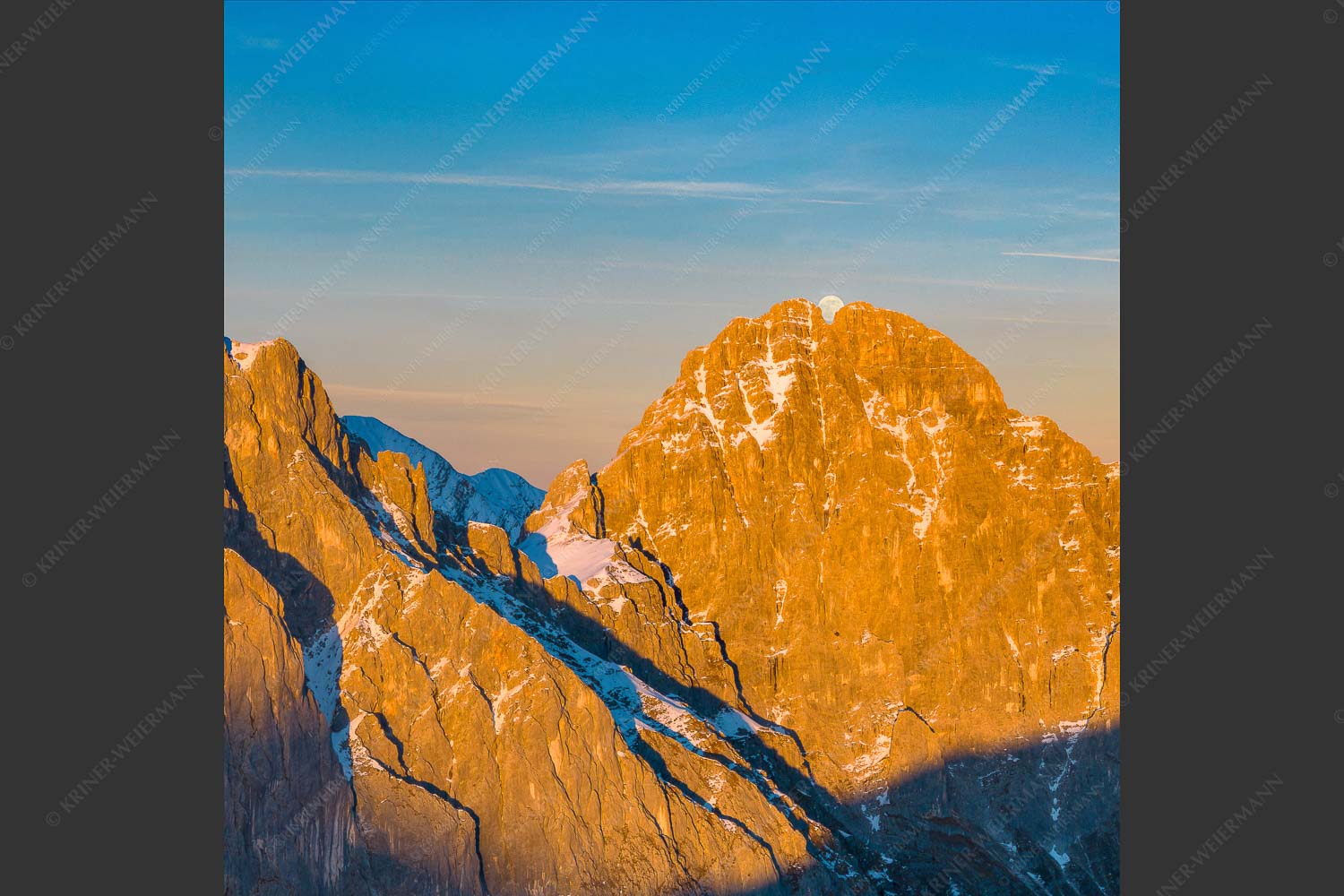 Vollmondaufgang zwischen der Westlichen- und Östlichen Öfelekopfspitze im Wetterstein - Zwischen den Öfelen 1:1  -- Öfelekopfspitzen im Wetterstein - mehr Infos bei www.Kriner-Weiermann.de
