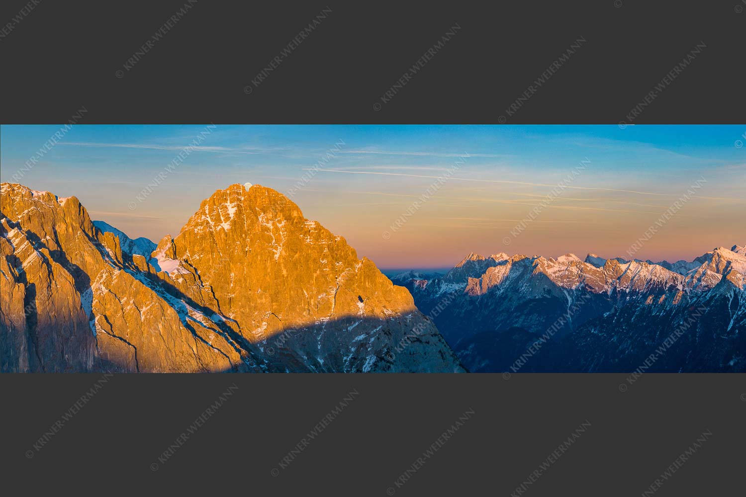 Vollmondaufgang zwischen der Westlichen- und Östlichen Öfelekopfspitze im Wetterstein - Zwischen den Öfelen 3:1  -- Öfelekopfspitzen im Wetterstein - mehr Infos bei www.Kriner-Weiermann.de