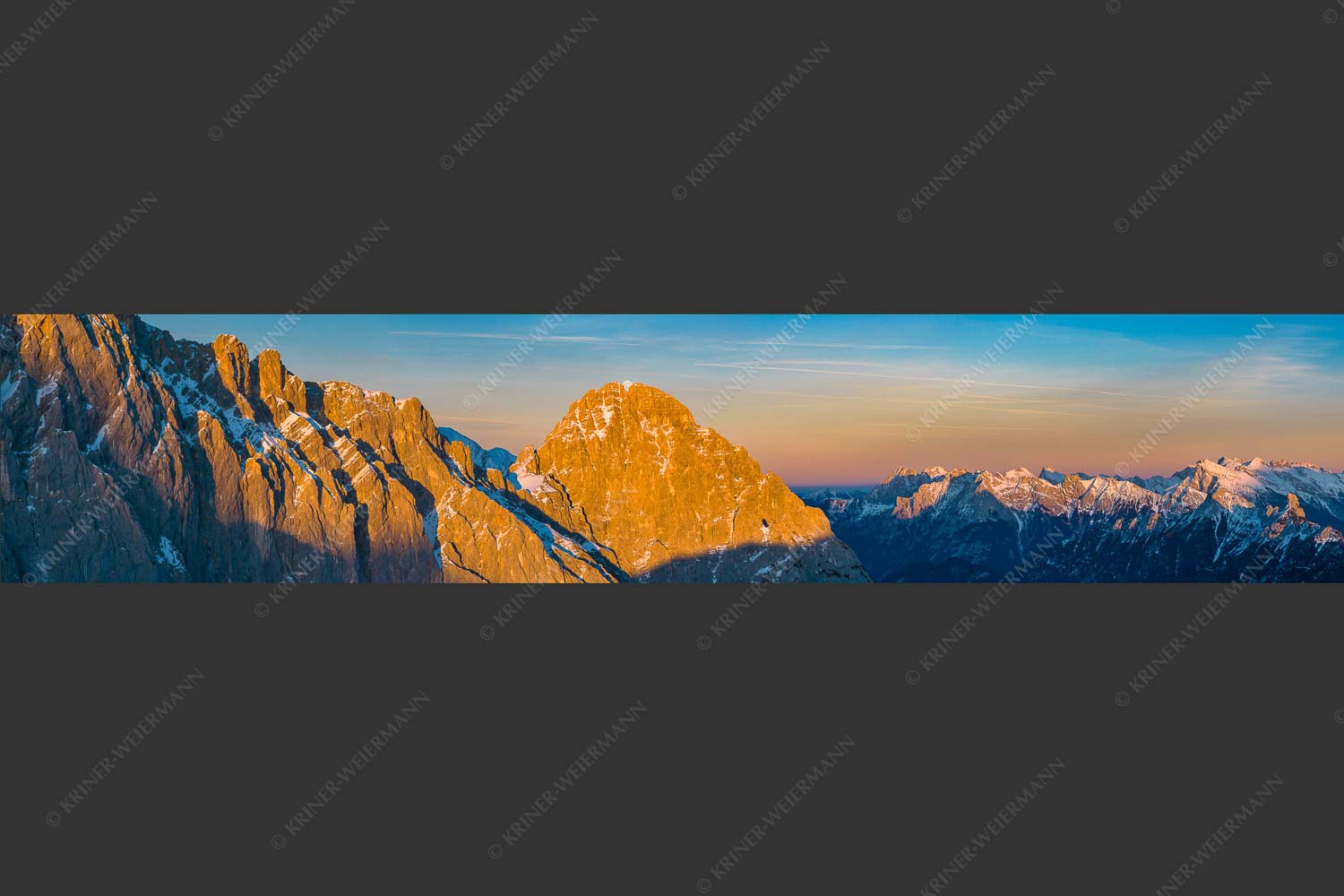 Vollmondaufgang zwischen der Westlichen- und Östlichen Öfelekopfspitze im Wetterstein - Zwischen den Öfelen 5:1  -- Öfelekopfspitzen im Wetterstein - mehr Infos bei www.Kriner-Weiermann.de