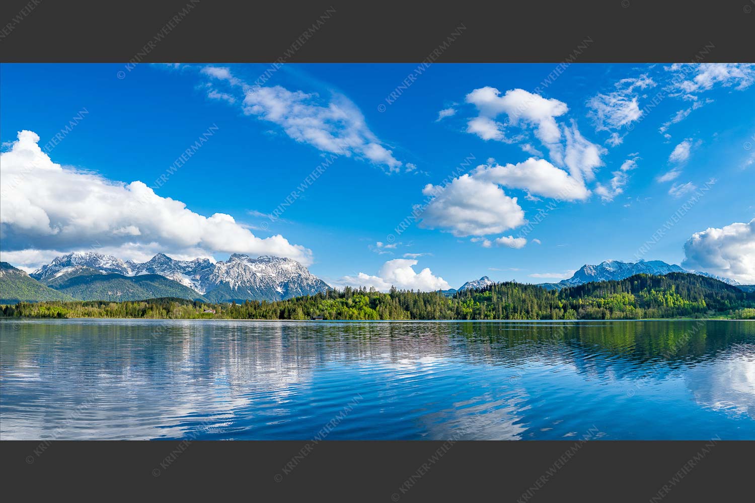 Blick über den Barmsee zum Karwendel- und Wettersteingebirge - Barmsee I 2:1  -- Karwendel und Wetterstein - mehr Infos bei www.Kriner-Weiermann.de