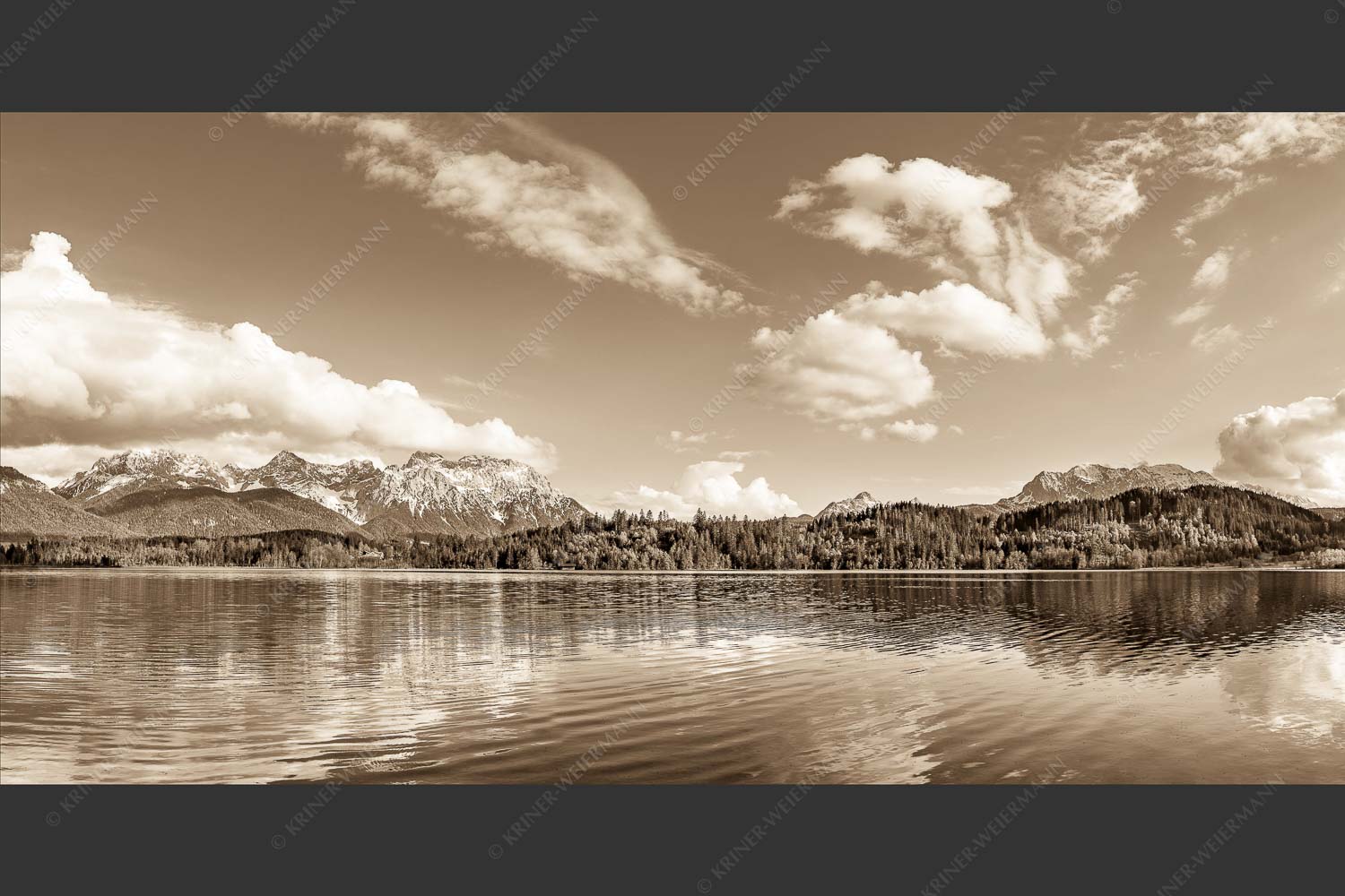 Blick über den Barmsee zum Karwendel- und Wettersteingebirge - Barmsee I 2:1 sepia -- Karwendel und Wetterstein - mehr Infos bei www.Kriner-Weiermann.de