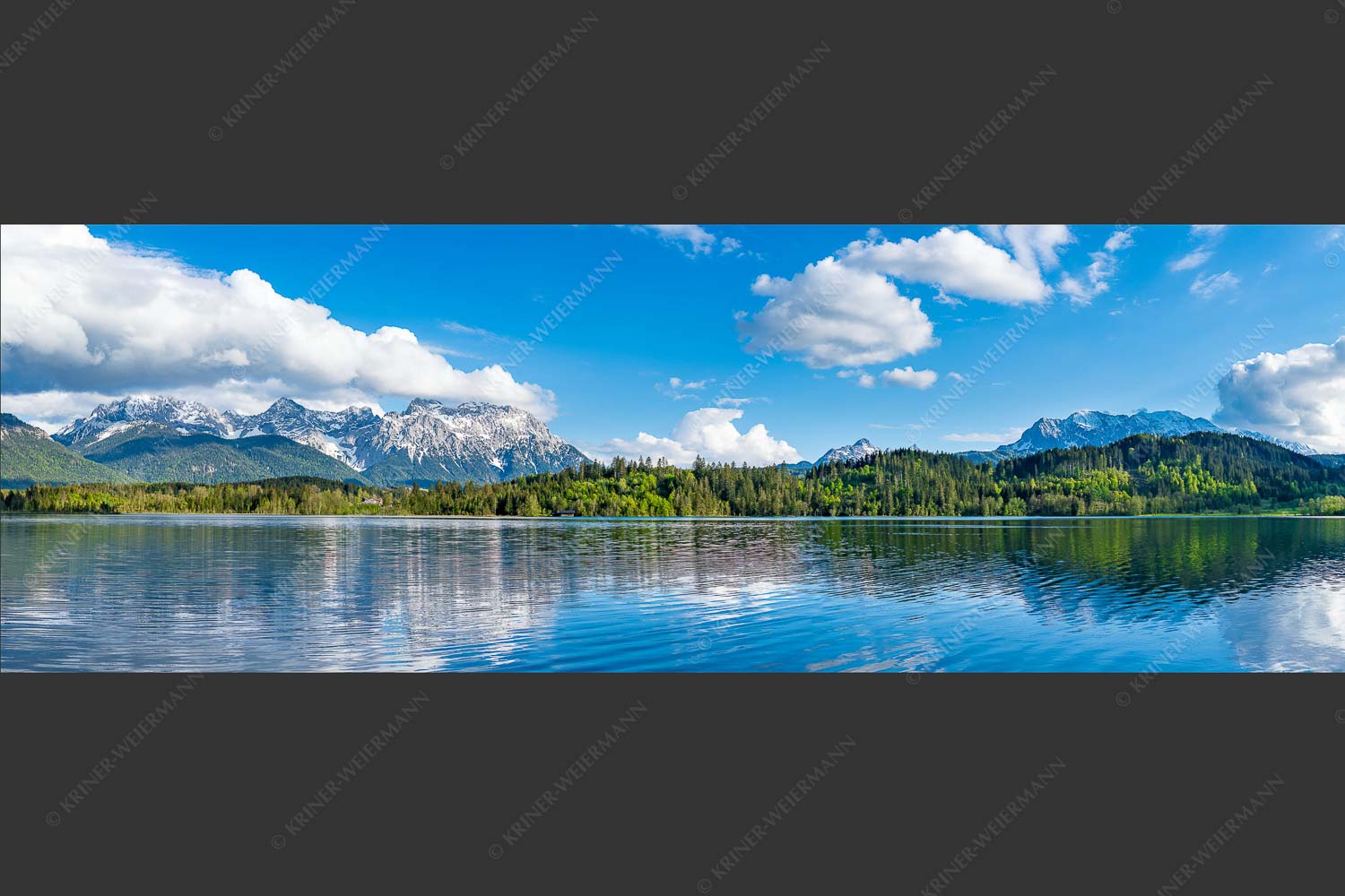 Blick über den Barmsee zum Karwendel- und Wettersteingebirge - Barmsee I 3:1  -- Karwendel und Wetterstein - mehr Infos bei www.Kriner-Weiermann.de