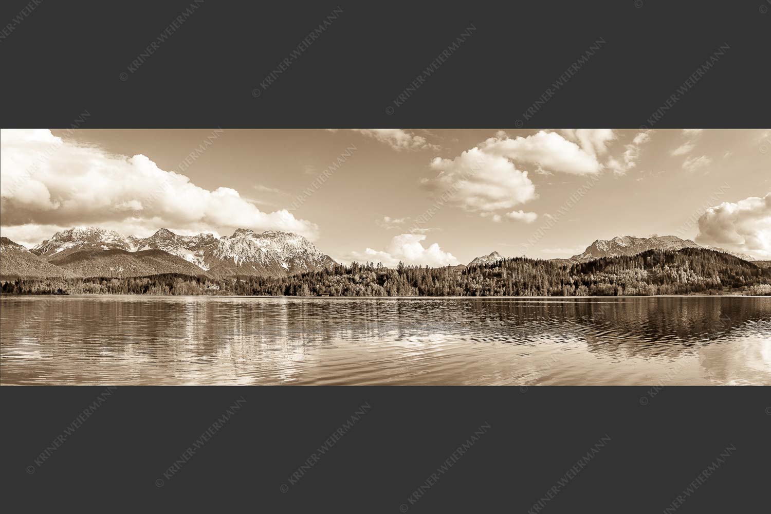Blick über den Barmsee zum Karwendel- und Wettersteingebirge - Barmsee I 3:1 sepia -- Karwendel und Wetterstein - mehr Infos bei www.Kriner-Weiermann.de