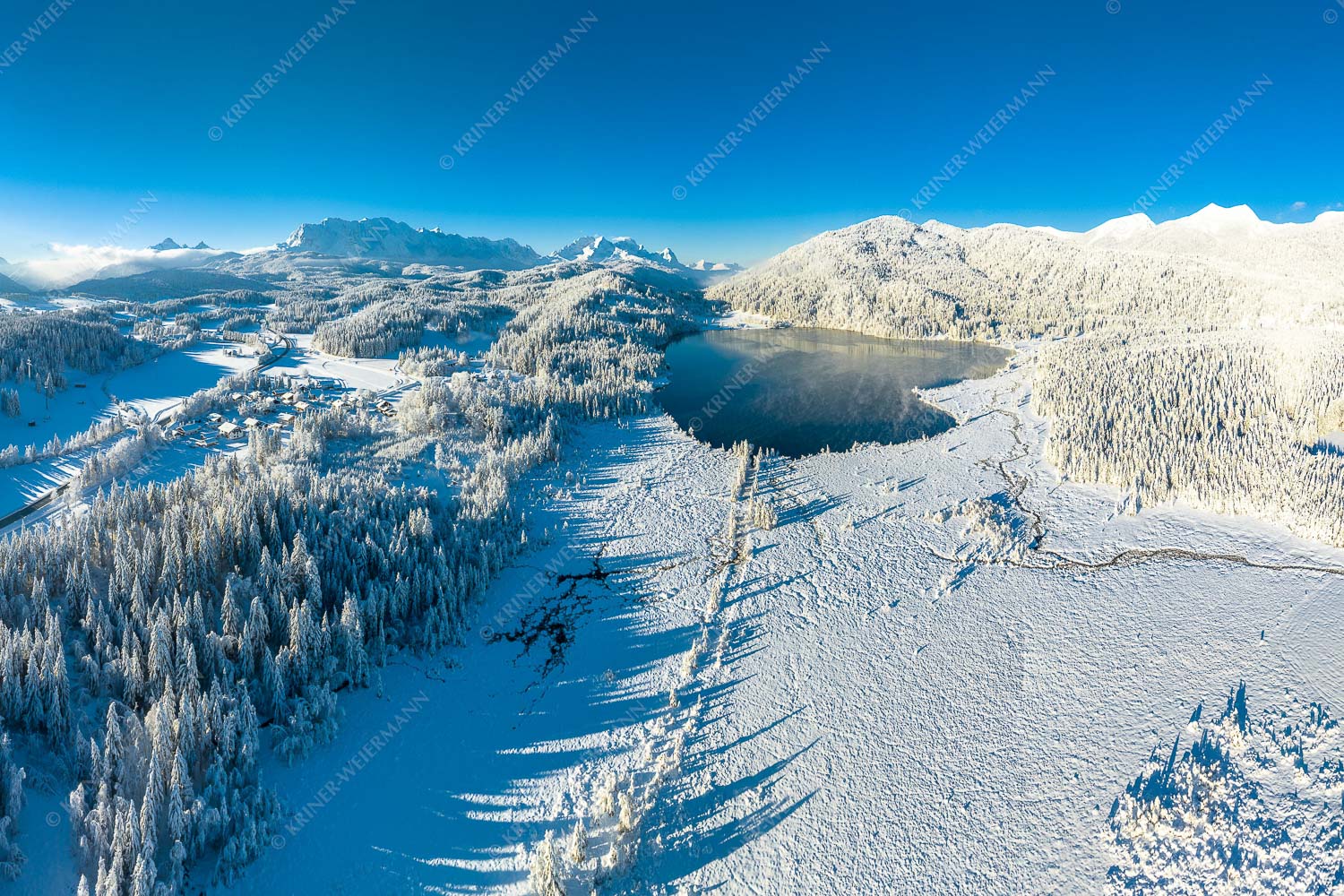 Blick über den Barmsee zum Wetterstein und Estergebirge - Barmseewinter II 3:2  -- Winterlicher Barmsee - mehr Infos bei www.Kriner-Weiermann.de