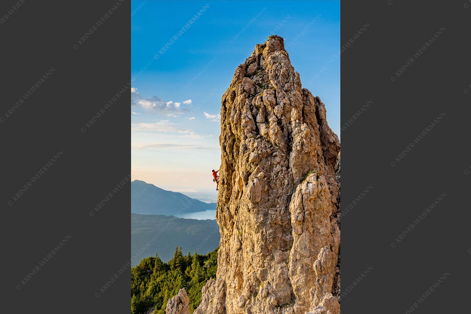 Klettern im Soiern mit Walchensee im Hintergrund - Bliasch II 2:3  -- Klettern im Karwendel - mehr Infos bei www.Kriner-Weiermann.de