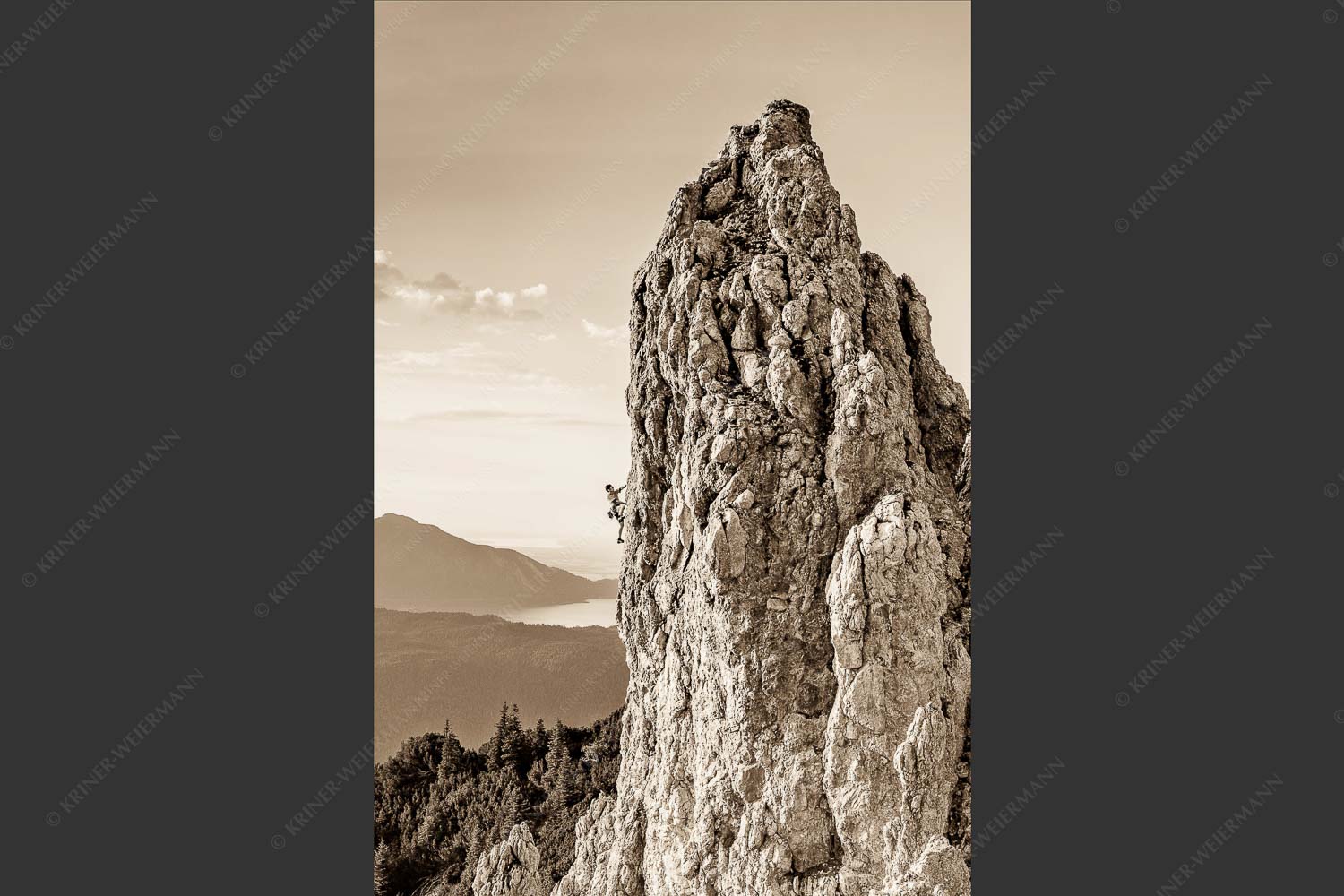 Klettern im Soiern mit Walchensee im Hintergrund - Bliasch II 2:3 sepia -- Klettern im Karwendel - mehr Infos bei www.Kriner-Weiermann.de
