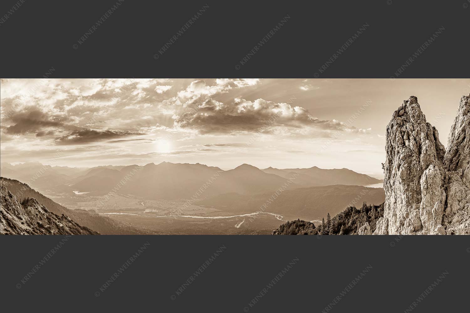 Klettern im Soiern mit Walchensee im Hintergrund - Bliasch II 3:1 sepia -- Klettern im Karwendel - mehr Infos bei www.Kriner-Weiermann.de