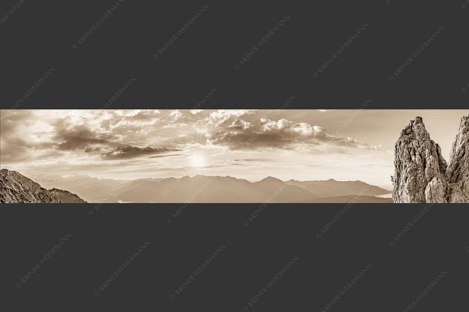 Klettern im Soiern mit Walchensee im Hintergrund - Bliasch II 5:1 sepia -- Klettern im Karwendel - mehr Infos bei www.Kriner-Weiermann.de