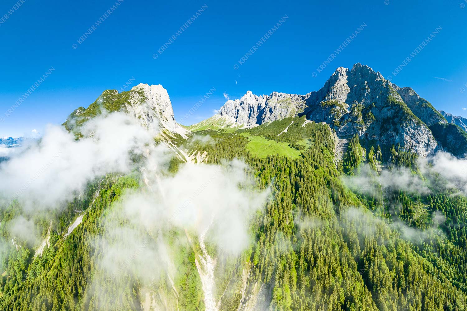 Gehrenspitze, Leutascher Dreitorspitze und Öfelekopf - Blick ins Puittal 3:2  -- Nebel im Wetterstein - mehr Infos bei www.Kriner-Weiermann.de