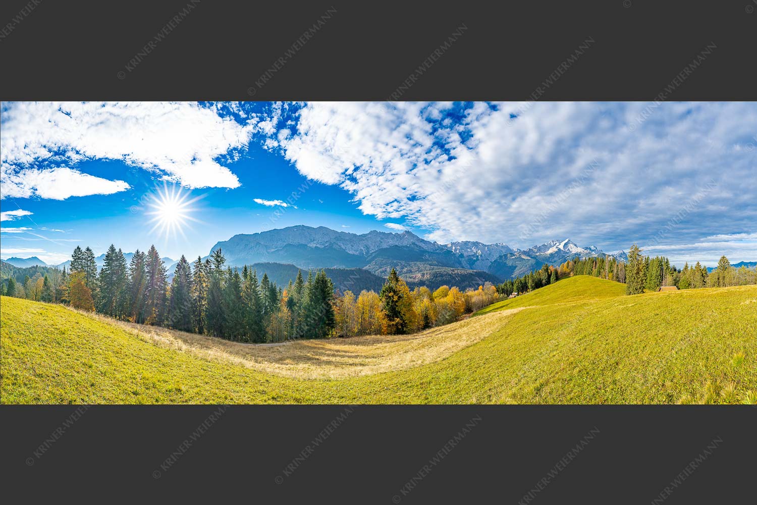 Blick über Eckbauer zum Wettersteingebirge - Eckbauer Wetterstein 2,5:1  -- Alpspitze - mehr Infos bei www.Kriner-Weiermann.de