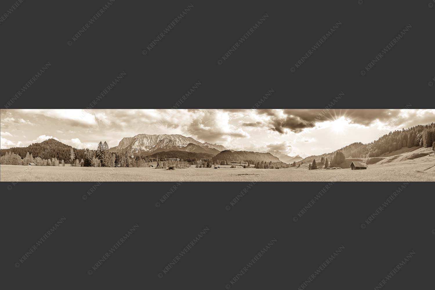 Blick zum Schloss Elmau und Wettersteingebirge - Elmauer Wiesen 6:1 sepia -- Elmauer Tal - mehr Infos bei www.Kriner-Weiermann.de