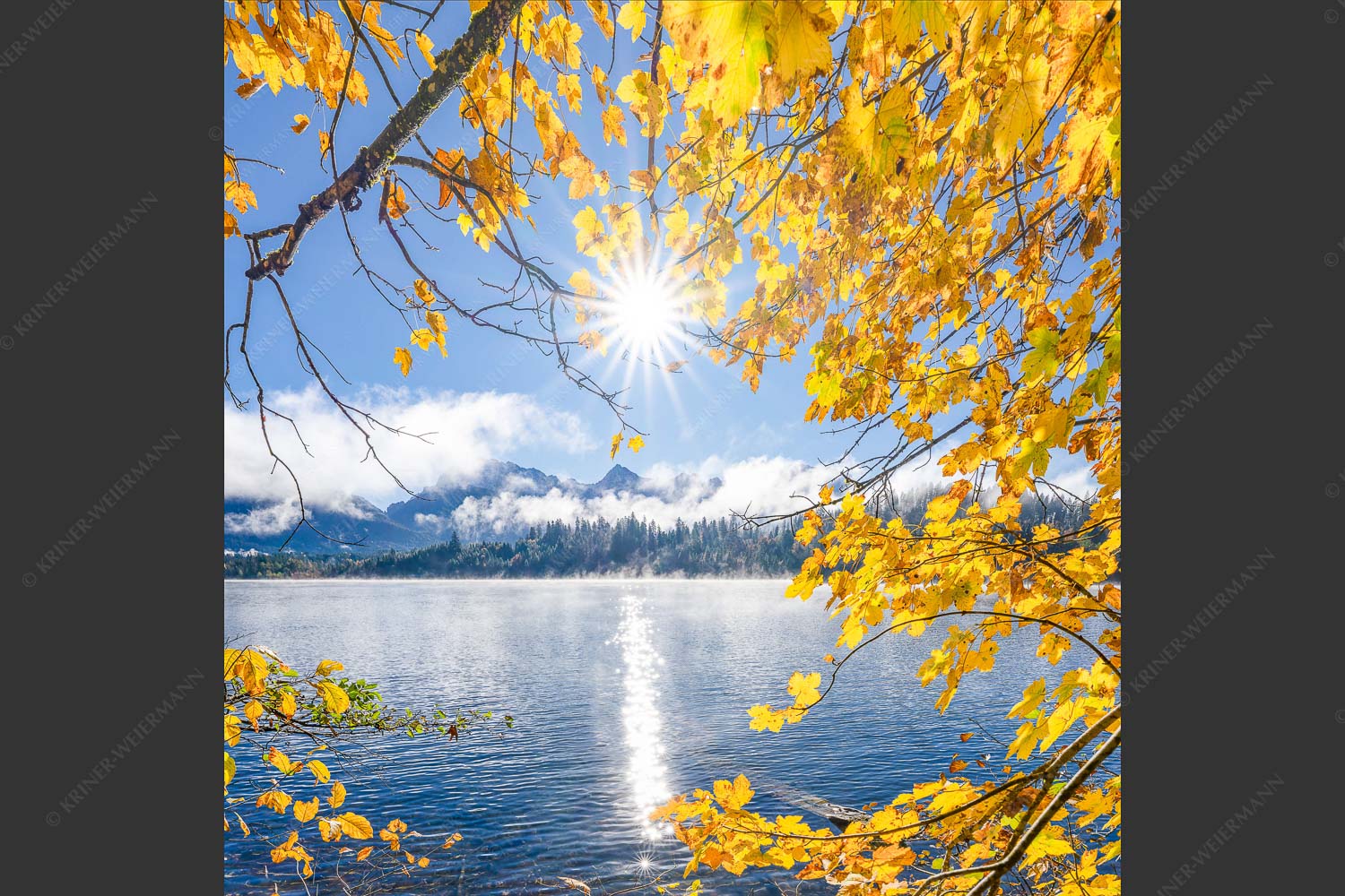 Blick über den Barmsee zum Karwendelgebirge - Farbenspiel am Barmsee 1:1  -- Herbst - mehr Infos bei www.Kriner-Weiermann.de