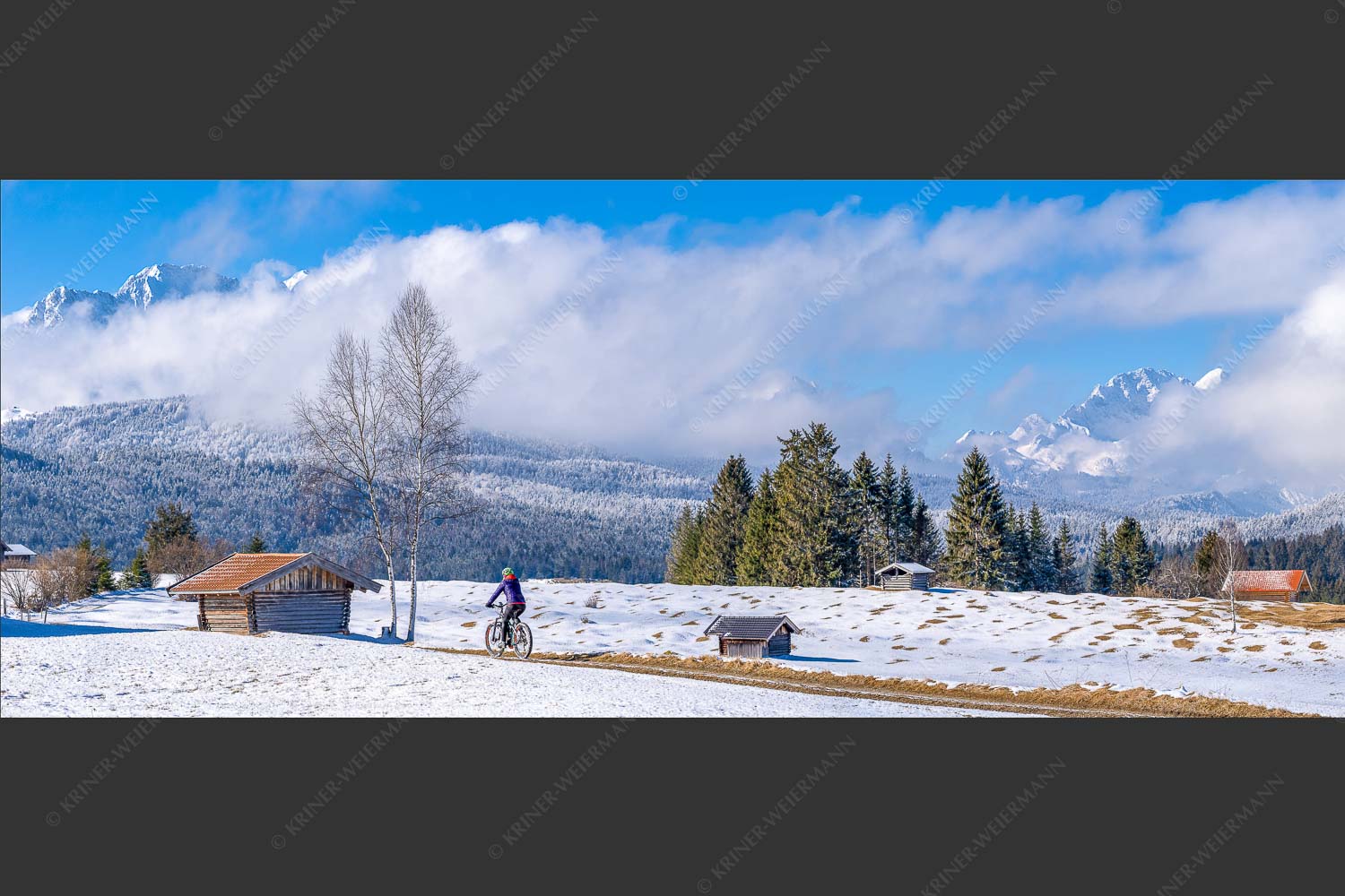 Radfahren an der Hochstraße mit Blick zum Wettersteingebirge - Frühlingsradtour III 2,5:1  -- Fahrradfahren in der Alpenwelt-Karwendel - mehr Infos bei www.Kriner-Weiermann.de