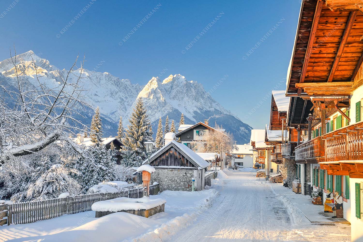 An der Frühlingsstraße in Garmisch mit Blick zum Wettersteingebirge - Frühlingsstraße Winter 3:2  -- Waxenstein - mehr Infos bei www.Kriner-Weiermann.de