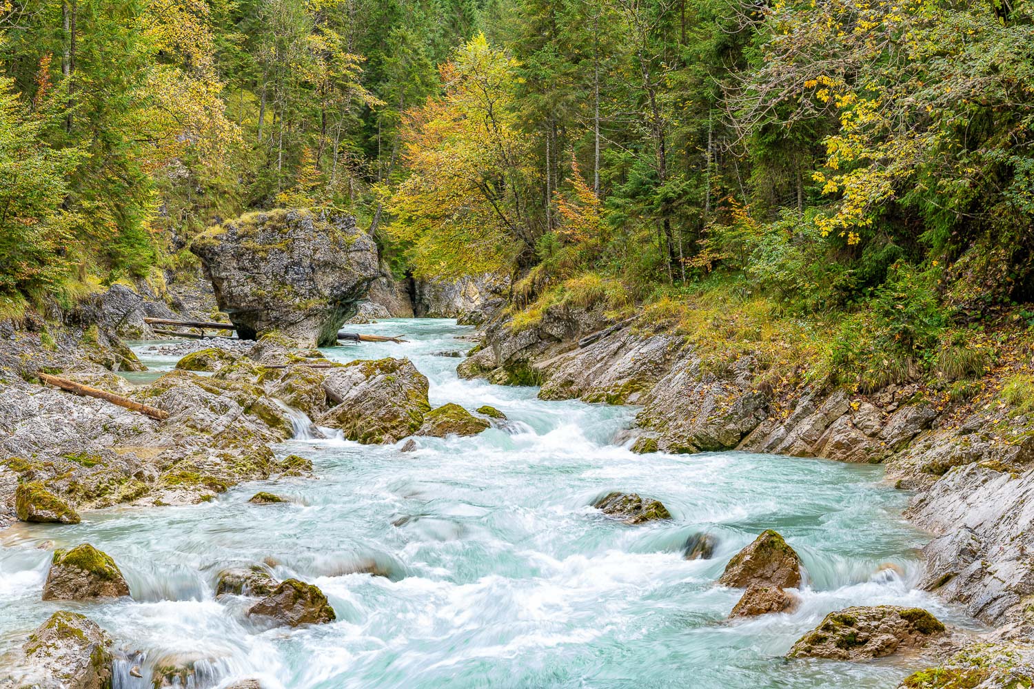 Rißbach im Karwendelgebirge - Herbstlicher Rißbach 3:2  -- Karwendel - mehr Infos bei www.Kriner-Weiermann.de
