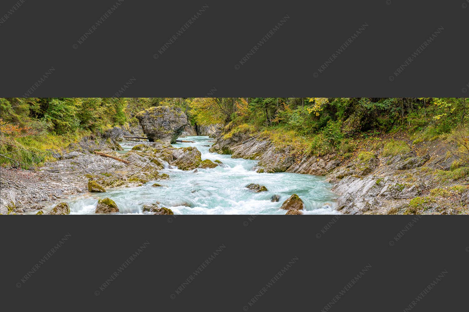 Rißbach im Karwendelgebirge - Herbstlicher Rißbach 4:1  -- Karwendel - mehr Infos bei www.Kriner-Weiermann.de