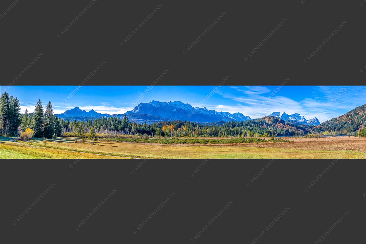 Blick über den Barmsee zu den Arnspitzen und das Wettersteingebirge - Herbststimmung am Barmsee 5:1  -- Wettersteingebirge - mehr Infos bei www.Kriner-Weiermann.de