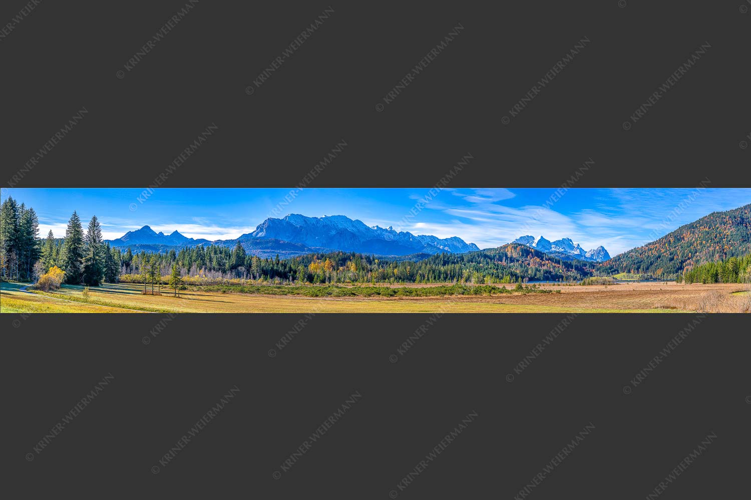 Blick über den Barmsee zu den Arnspitzen und das Wettersteingebirge - Herbststimmung am Barmsee 6:1  -- Wettersteingebirge - mehr Infos bei www.Kriner-Weiermann.de