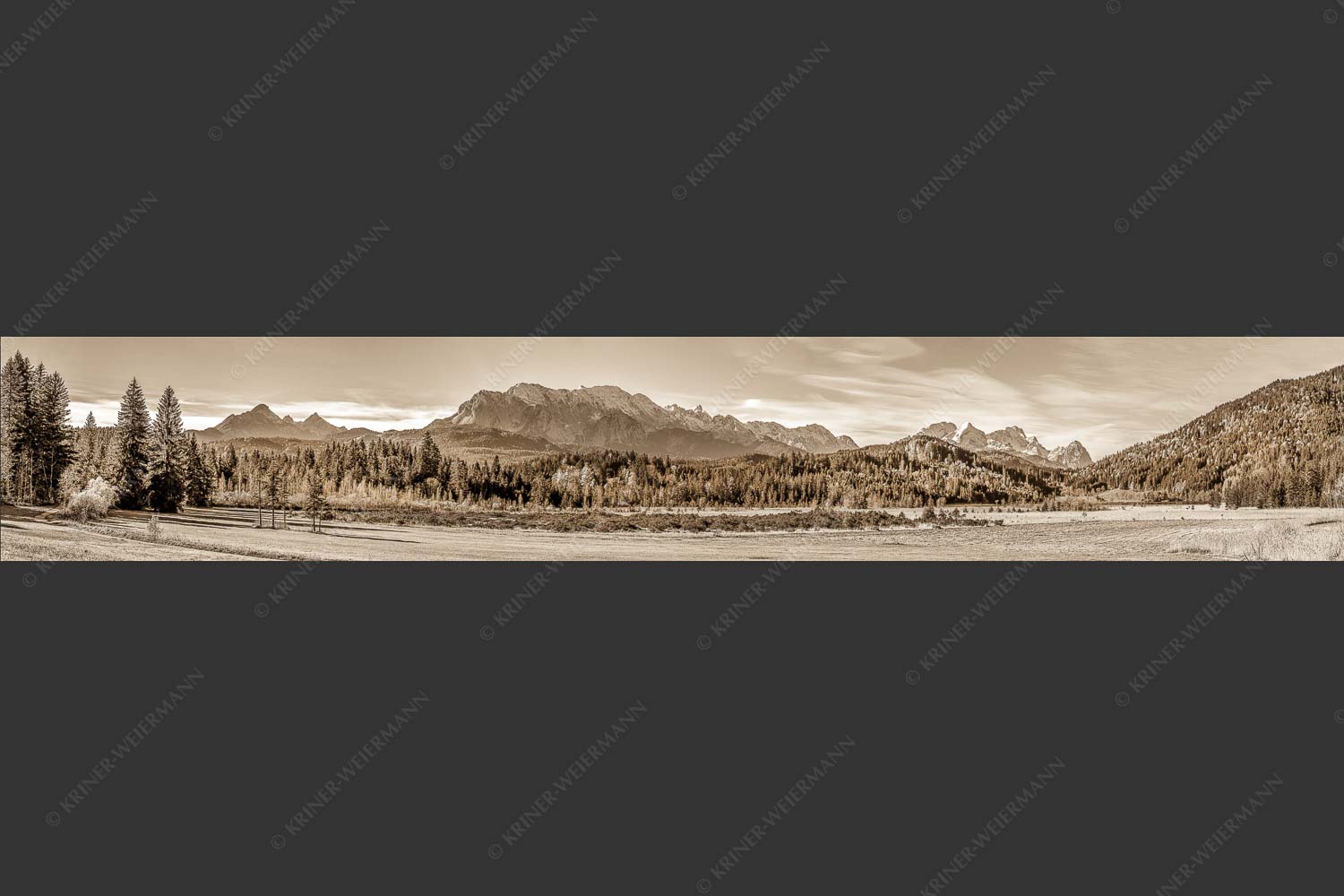 Blick über den Barmsee zu den Arnspitzen und das Wettersteingebirge - Herbststimmung am Barmsee 6:1 sepia -- Wettersteingebirge - mehr Infos bei www.Kriner-Weiermann.de