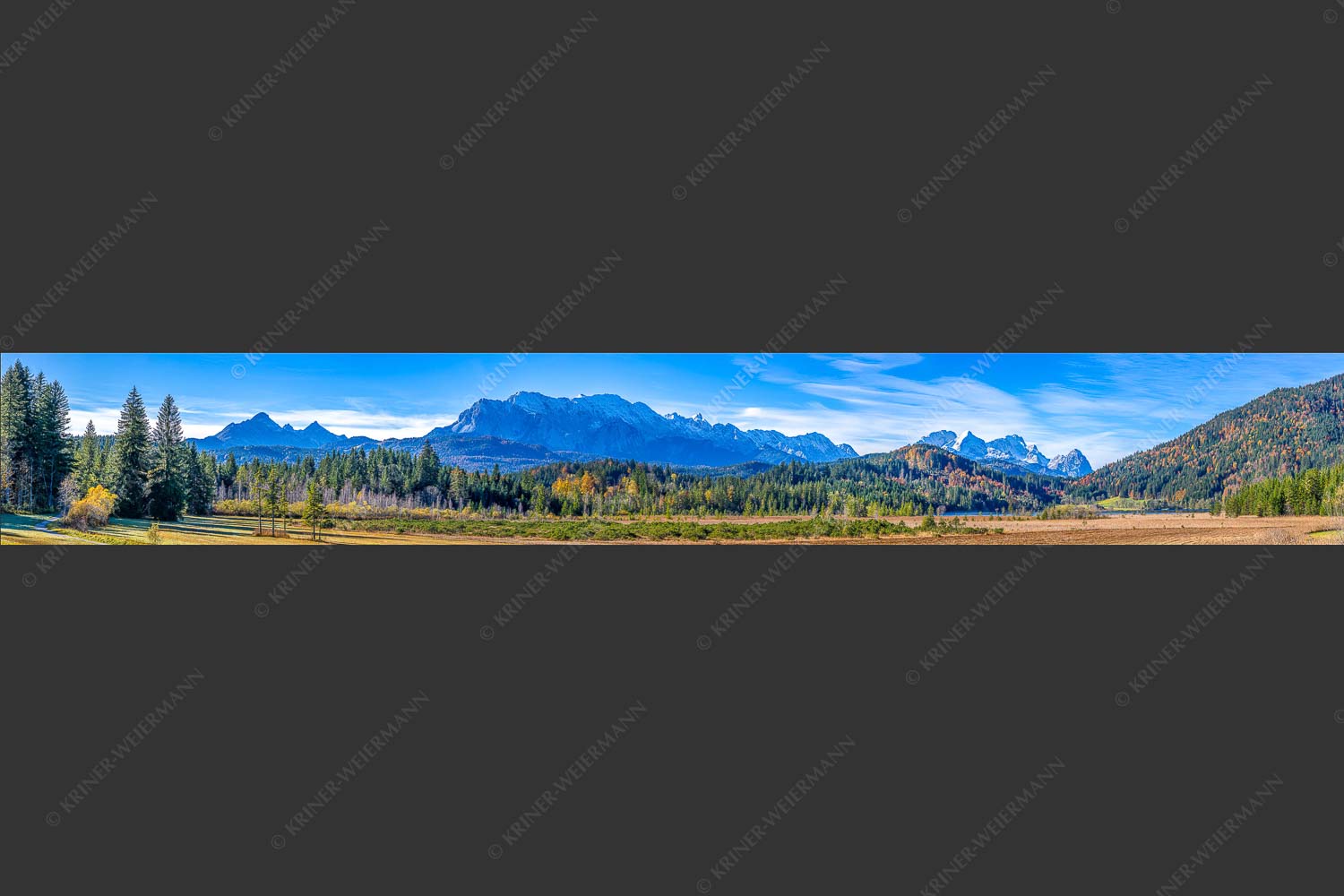 Blick über den Barmsee zu den Arnspitzen und das Wettersteingebirge - Herbststimmung am Barmsee 7:1  -- Wettersteingebirge - mehr Infos bei www.Kriner-Weiermann.de