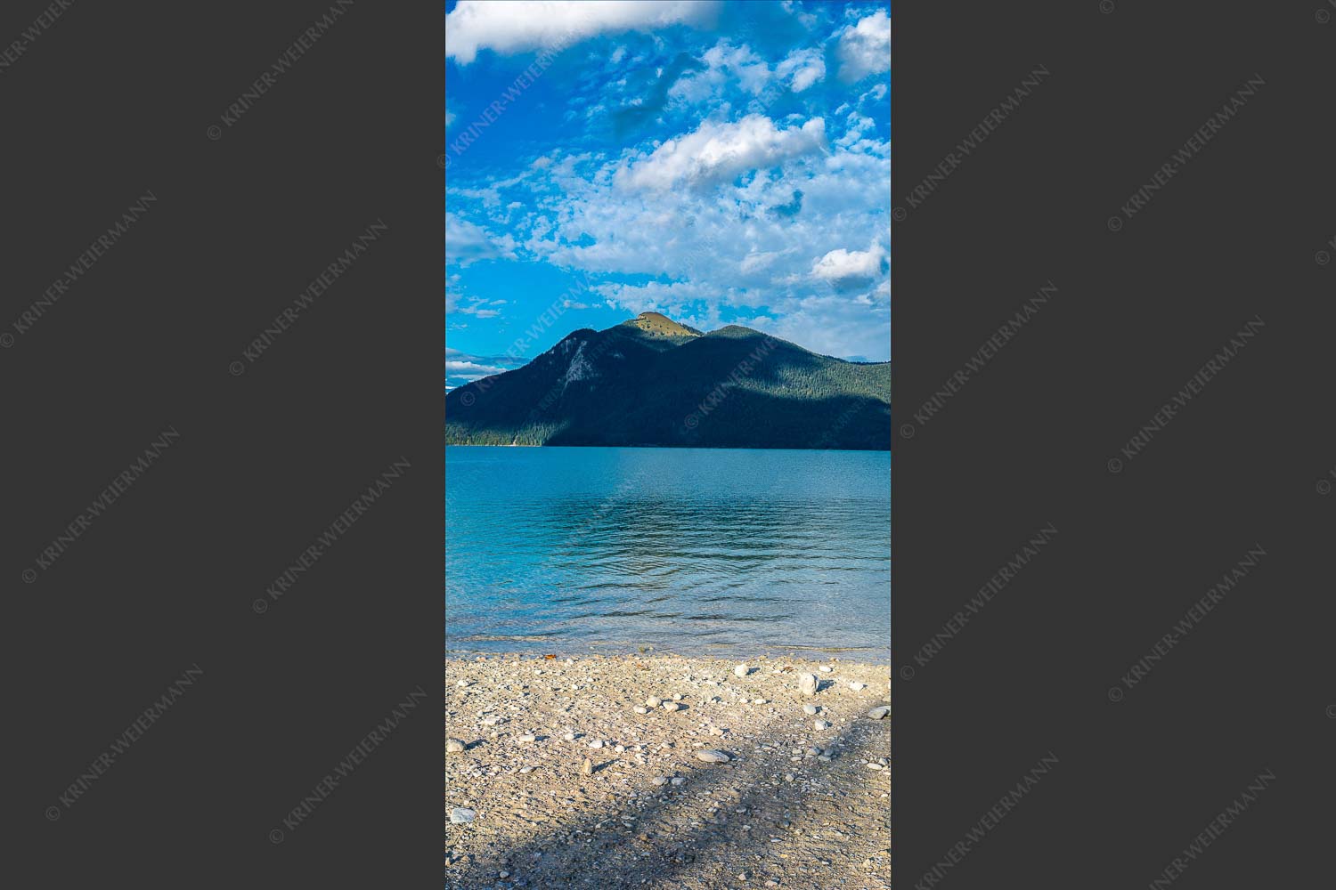 Blick über den Walchensee zum Jochberg - Himmel über Walchensee 1:2  -- Jochberg - mehr Infos bei www.Kriner-Weiermann.de