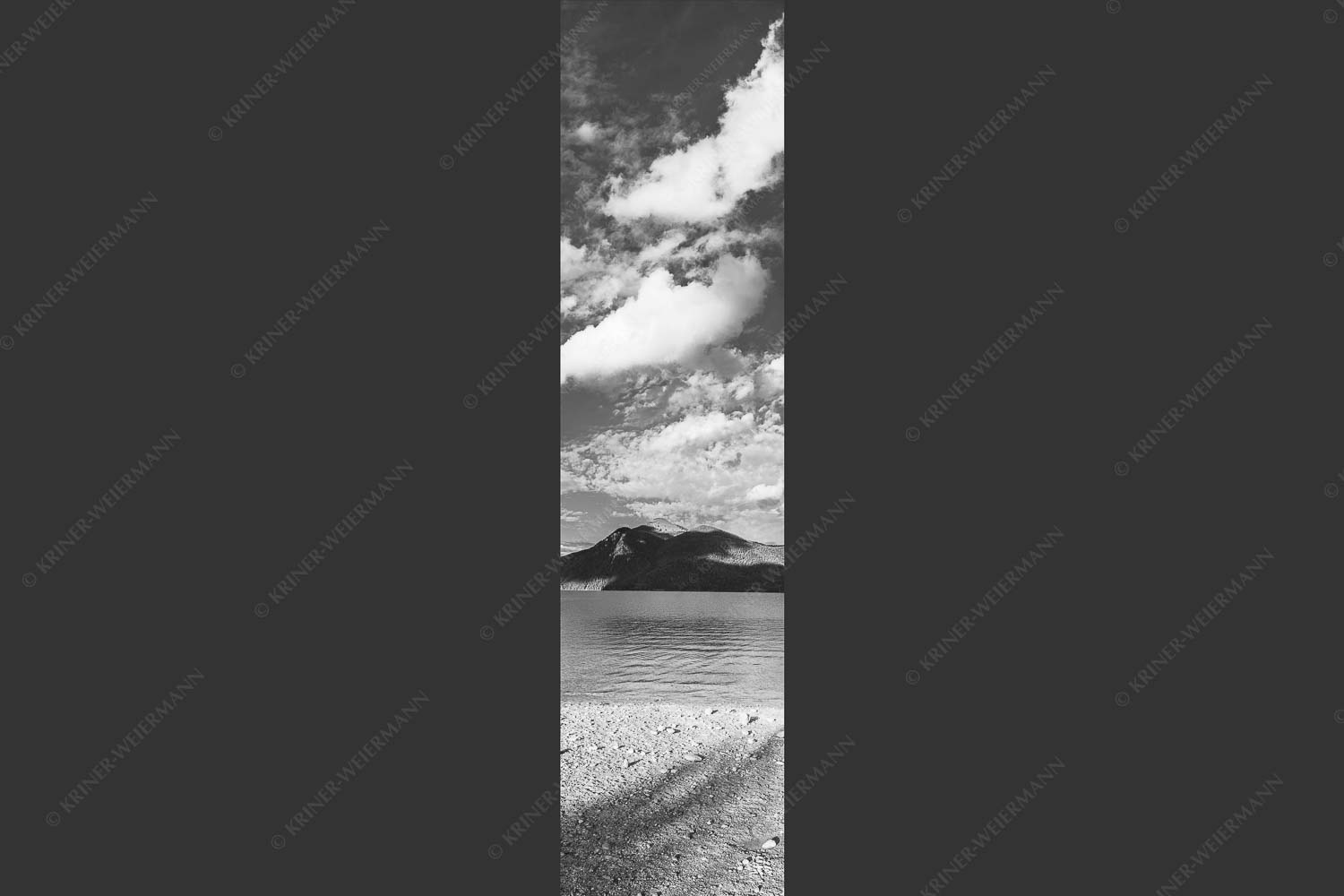 Blick über den Walchensee zum Jochberg - Himmel über Walchensee 1:4 sw -- Jochberg - mehr Infos bei www.Kriner-Weiermann.de