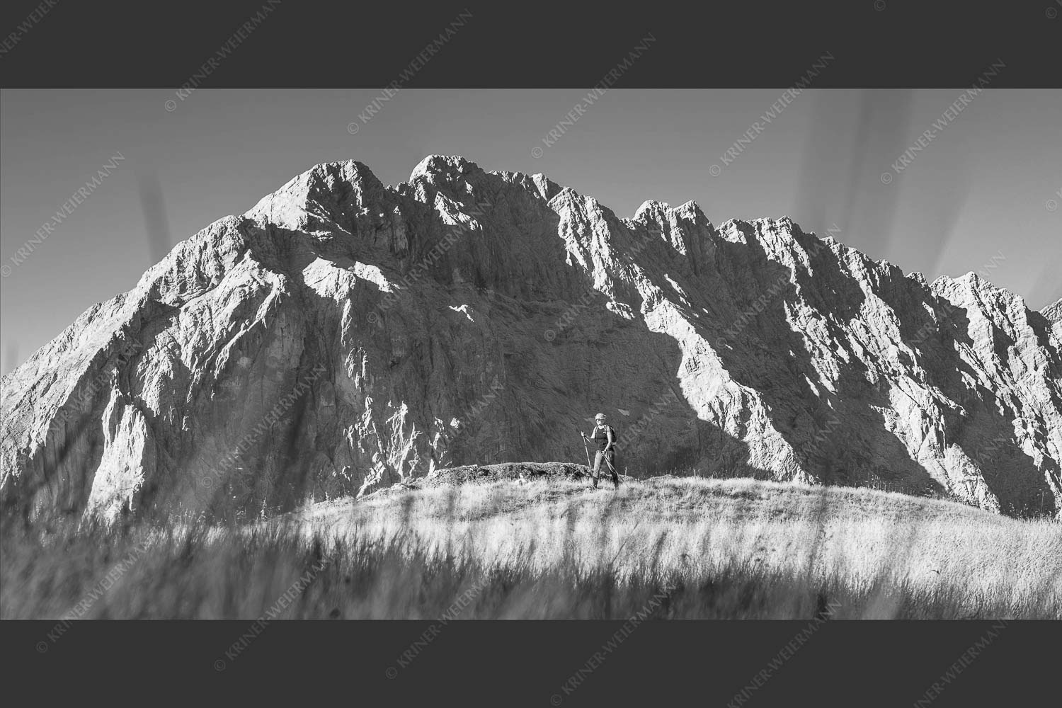 Bergwanderung zum Sunntiger im Karwendelgebirge - Hohe Wiesen 2:1 sw -- Wandern im Karwendel - mehr Infos bei www.Kriner-Weiermann.de