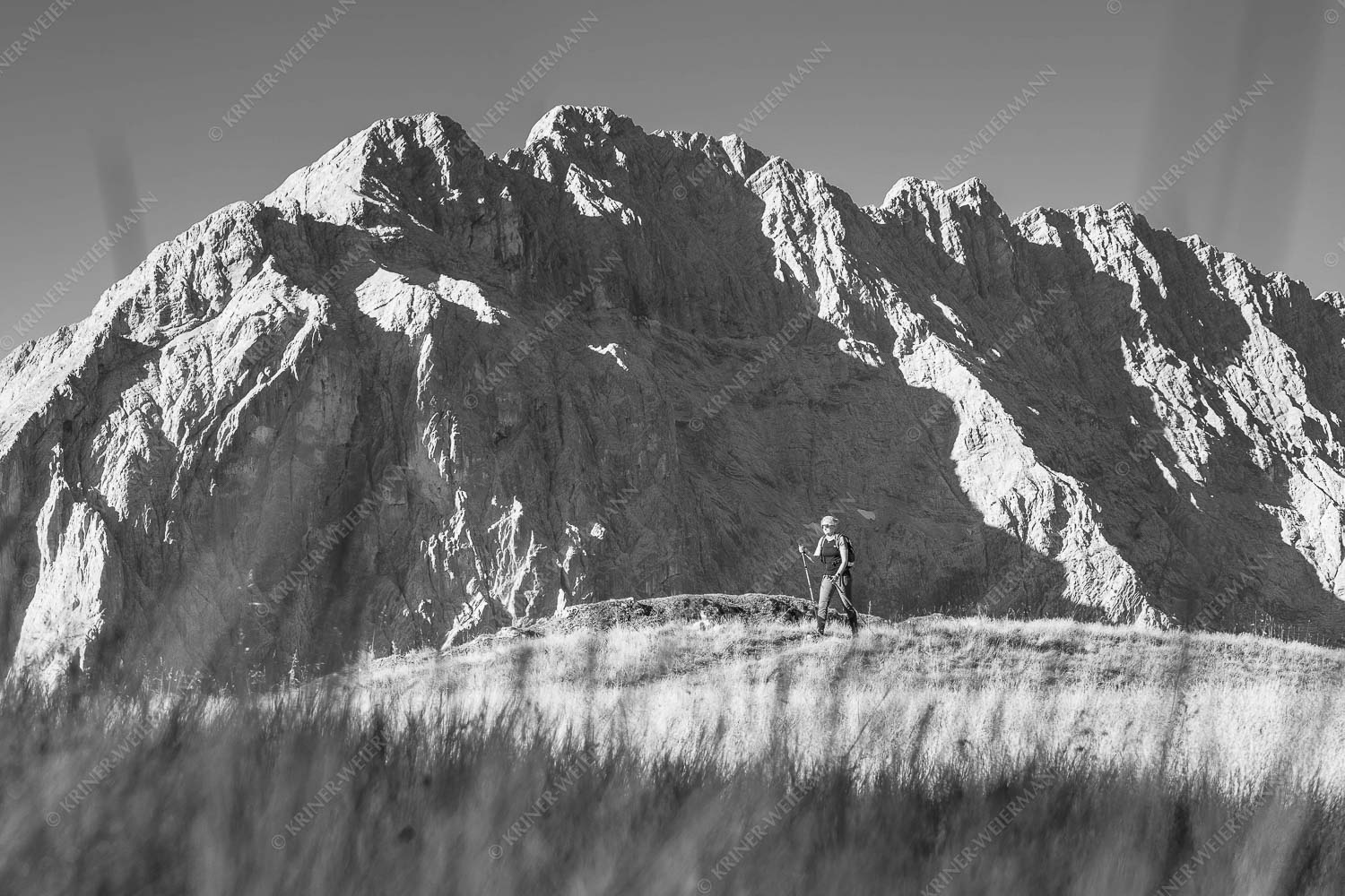 Bergwanderung zum Sunntiger im Karwendelgebirge - Hohe Wiesen 3:2 sw -- Wandern im Karwendel - mehr Infos bei www.Kriner-Weiermann.de
