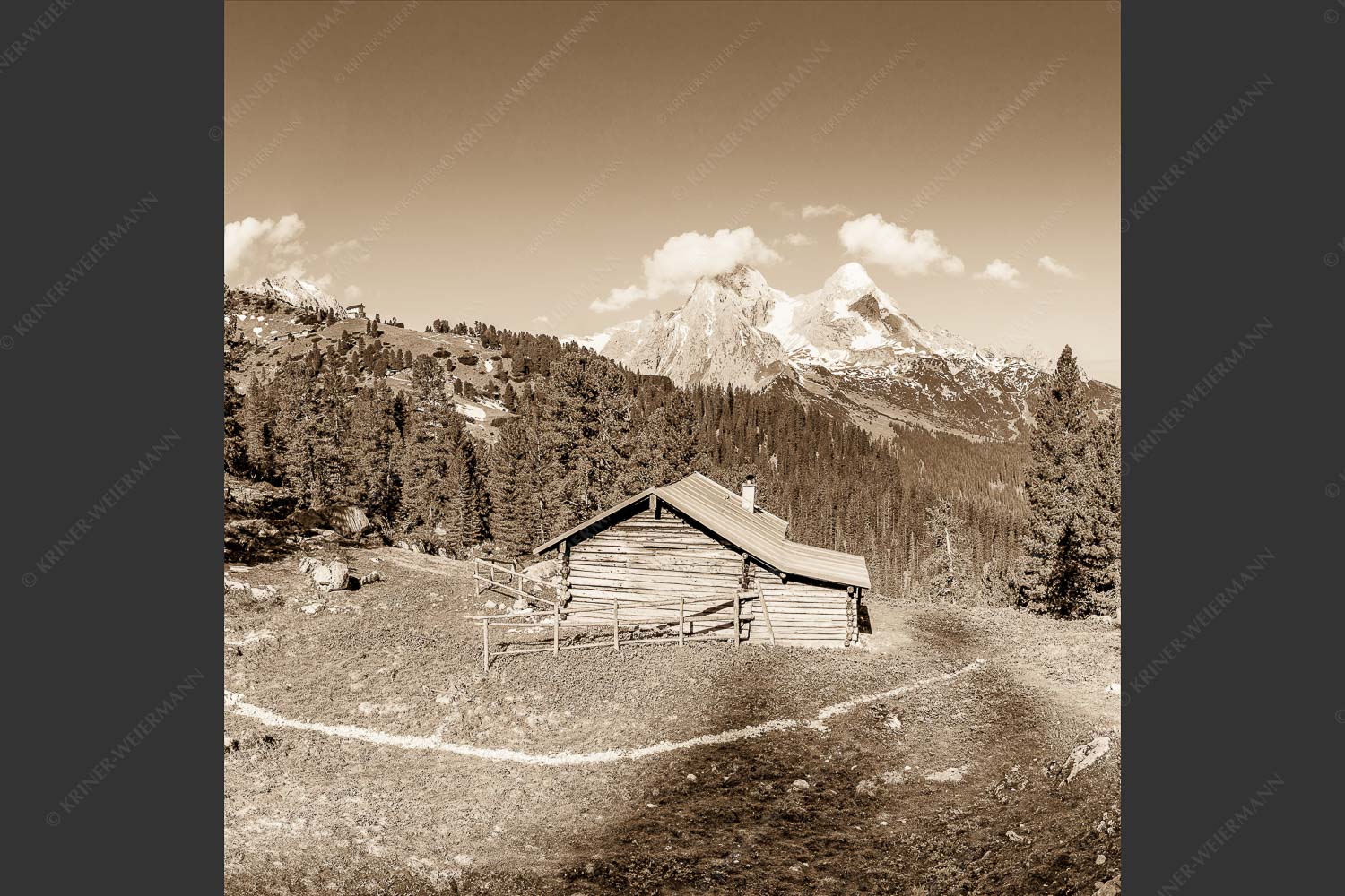 Blick über Berghütte zum Schachensschloß und Alpspitze - Hütte mit königlicher Aussicht 1:1 sepia -- Schachen - mehr Infos bei www.Kriner-Weiermann.de